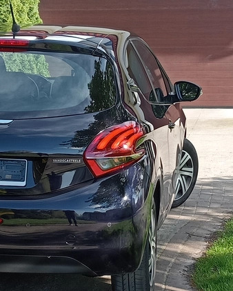 Peugeot 208 cena 24900 przebieg: 139000, rok produkcji 2015 z Limanowa małe 277